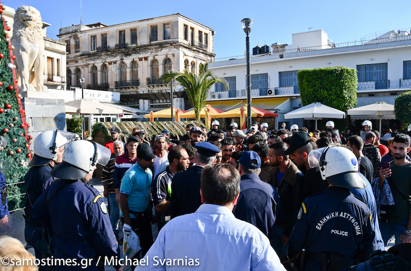 samostimes migrants samos Pithagoras Plaza αντιγραφο