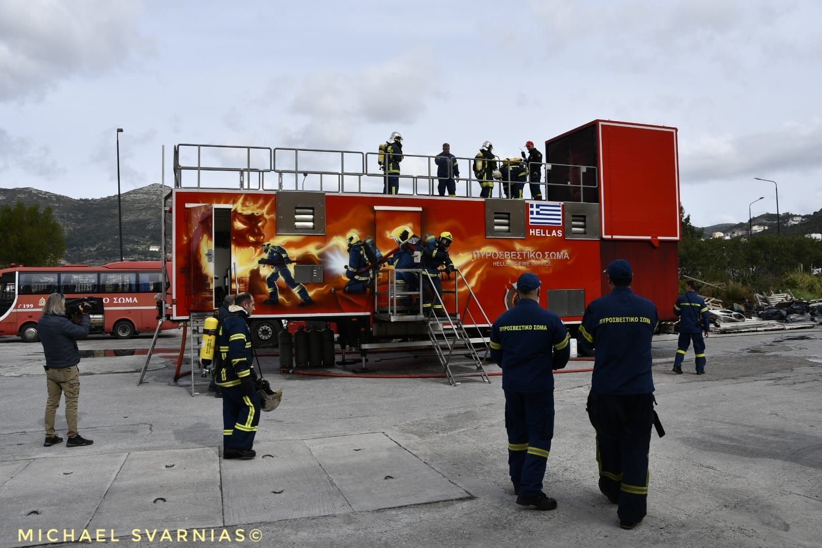 Εκπαίδευση στον εξομοιωτή συνθηκών πυρκαγιάς (Fire Dragon)