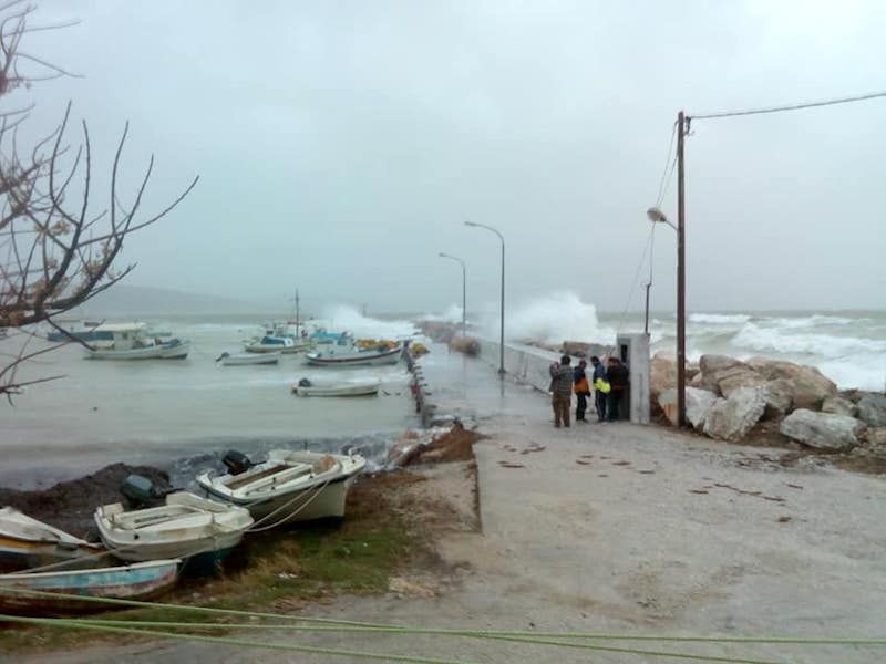 Σάμος: Στο έλεος του καιρού καΐκια και βάρκες στο Ηραίον