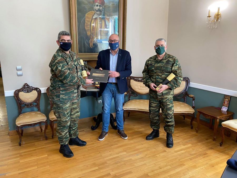 Εθιμοτυπική επίσκεψη νέου και απερχόμενου διοικητή 79 ΑΔΤΕ